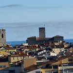 Apartment Large 3-bedroom Port Vauban