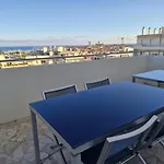Large 3-bedroom Port Vauban Антиб