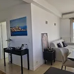 Large 3-bedroom Port Vauban Apartment