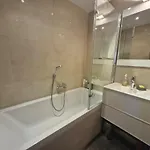 Apartment Large 3-bedroom Port Vauban *
