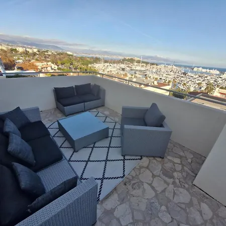 Daire Large 3-bedroom Port Vauban Antibes