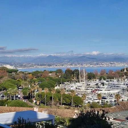 Large 3-bedroom Port Vauban Appartamento *