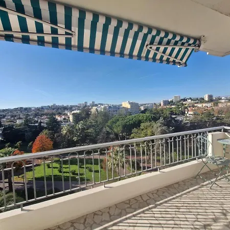 Daire Large 3-bedroom Port Vauban Antibes