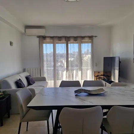 Appartement Large 3-bedroom Port Vauban Antibes