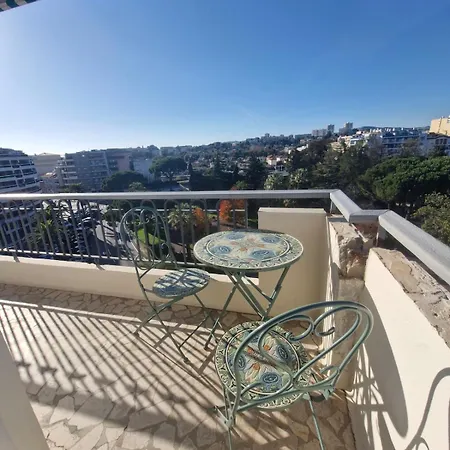 Large 3-bedroom Port Vauban Apartment