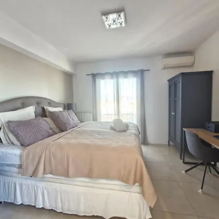 Large 3-bedroom Port Vauban * Antibes