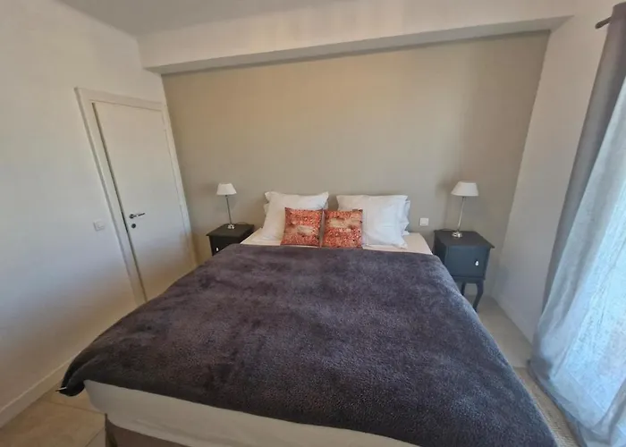 Large 3-bedroom Port Vauban