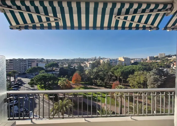 Large 3-bedroom Port Vauban * Antibes