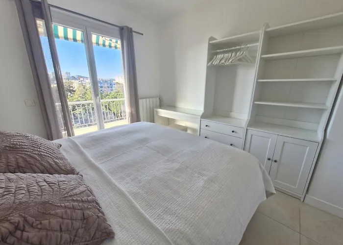 Lägenhet Large 3-bedroom Port Vauban Antibes