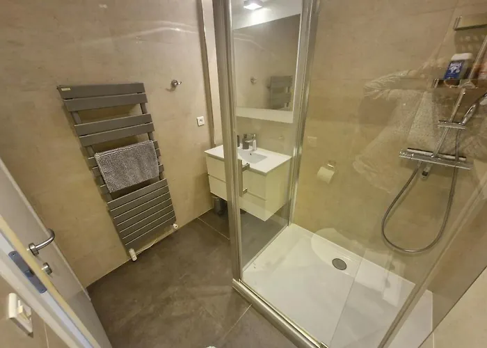 Daire Large 3-bedroom Port Vauban